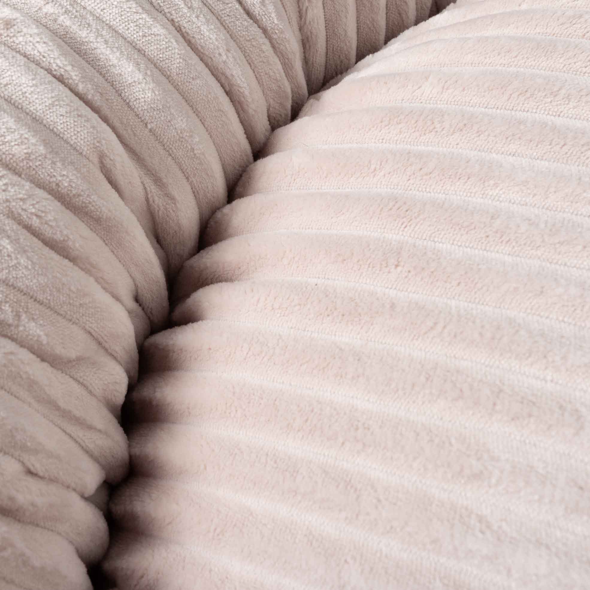 Hebký psí pelíšek Donut z látky Polar Minky – detail struktury